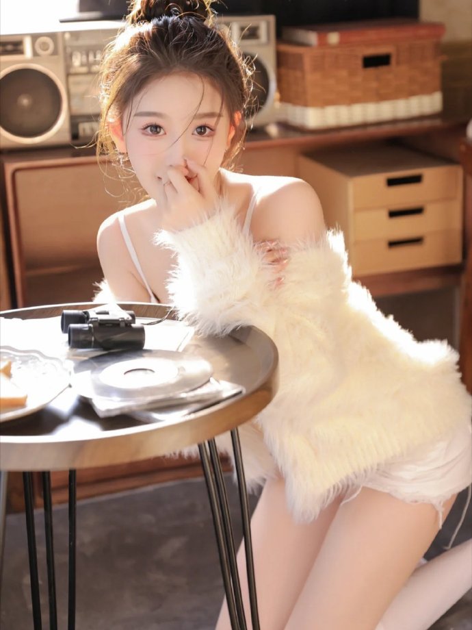 药屋少女的呢喃 封面