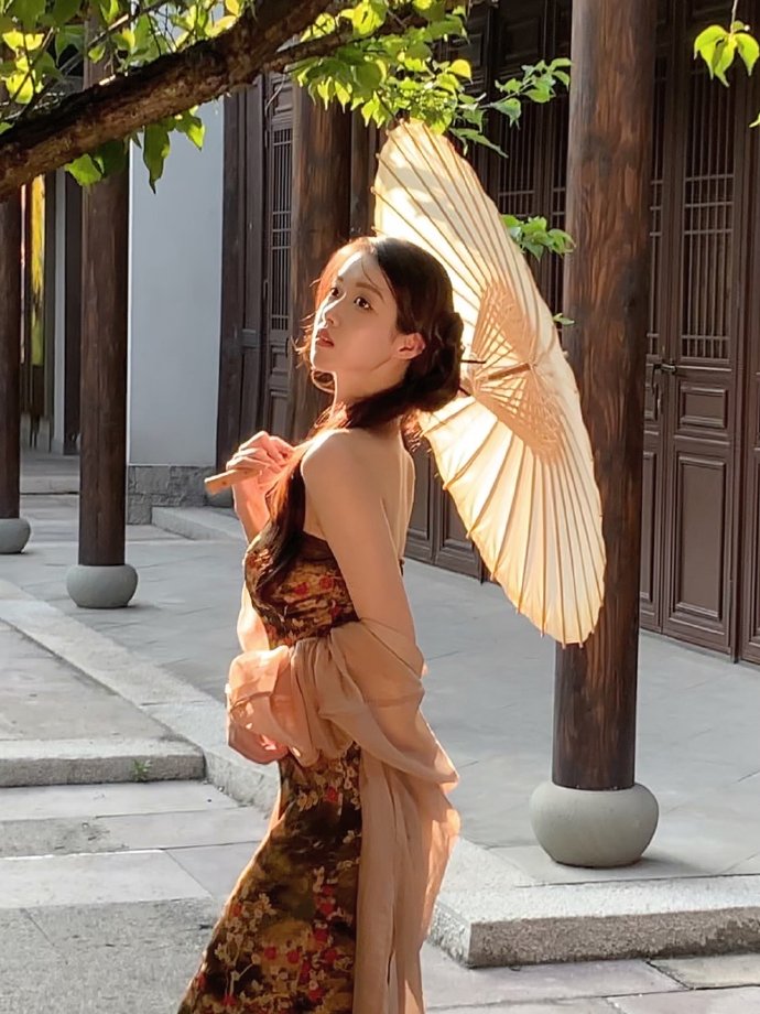 假面女郎 封面